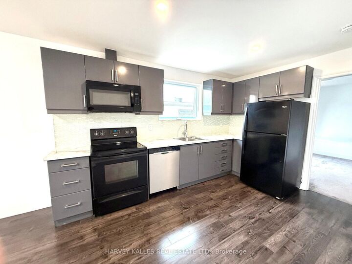 Photo de la propriété:  427 Vaughan Road 1  ON M6C 2P1 