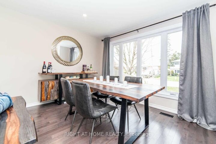 Property Photo: 823 Sanok Drive Main ON L1W 2R1