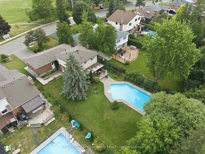Property Photo: 283 Parkway Drive ON L9T 1A7