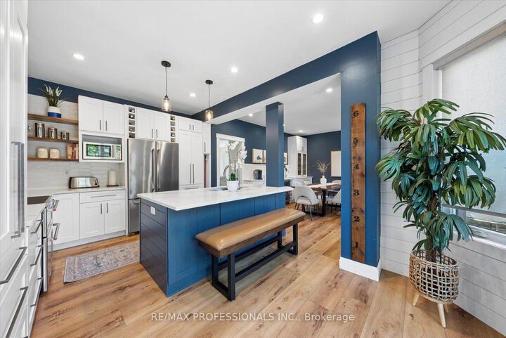 Property Photo:  62 Blackfriar Avenue  ON L1M 2C1 