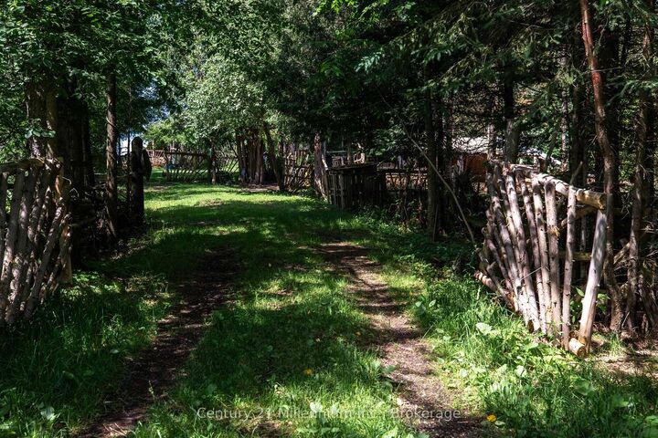 Property Photo:  612608 Sideroad 61 N/A  ON N0G 2A0 