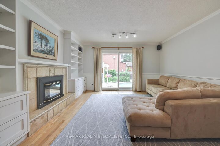 Property Photo:  2510 Maid Marian Place  ON L5K 2L9 