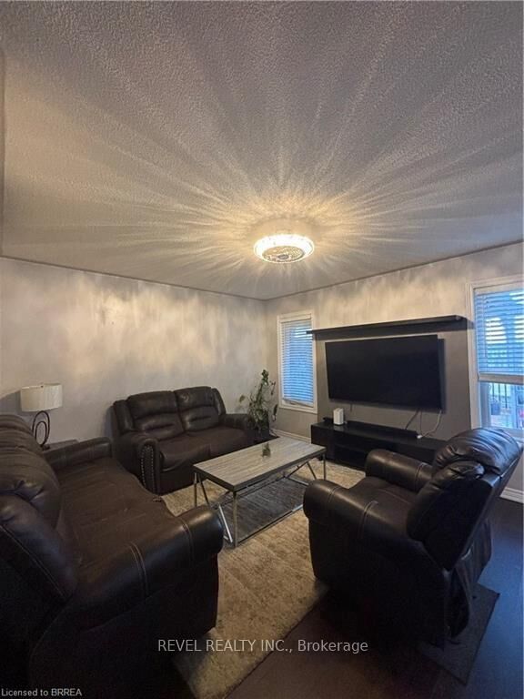 Property Photo:  252 Berry Street  ON L9V 3E1 