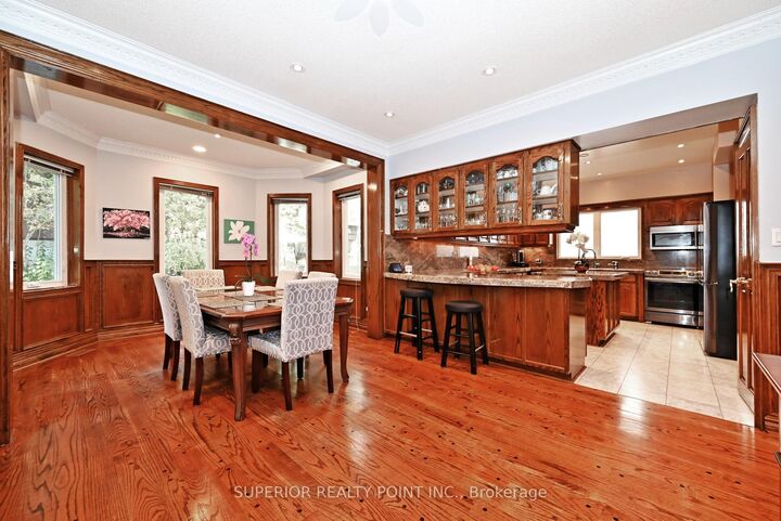 Property Photo:  186 Oxford Street  ON L4C 4L7 