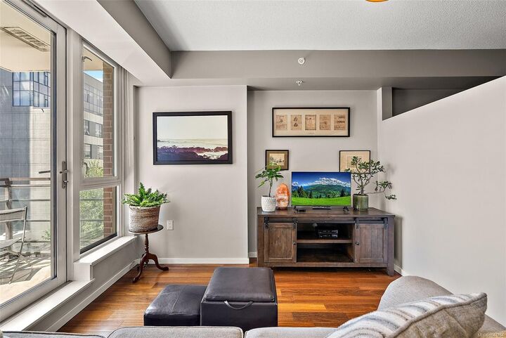 Property Photo: 834 Johnson St #404 BC V8W 1N3
