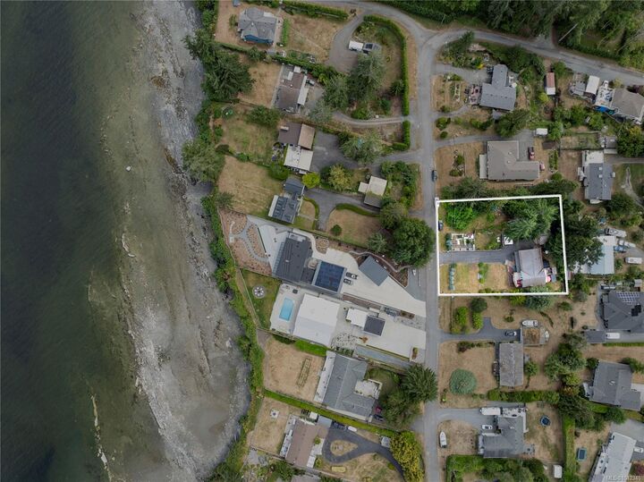 Property Photo:  1671 Fawcett Rd  BC V9X 1P2 