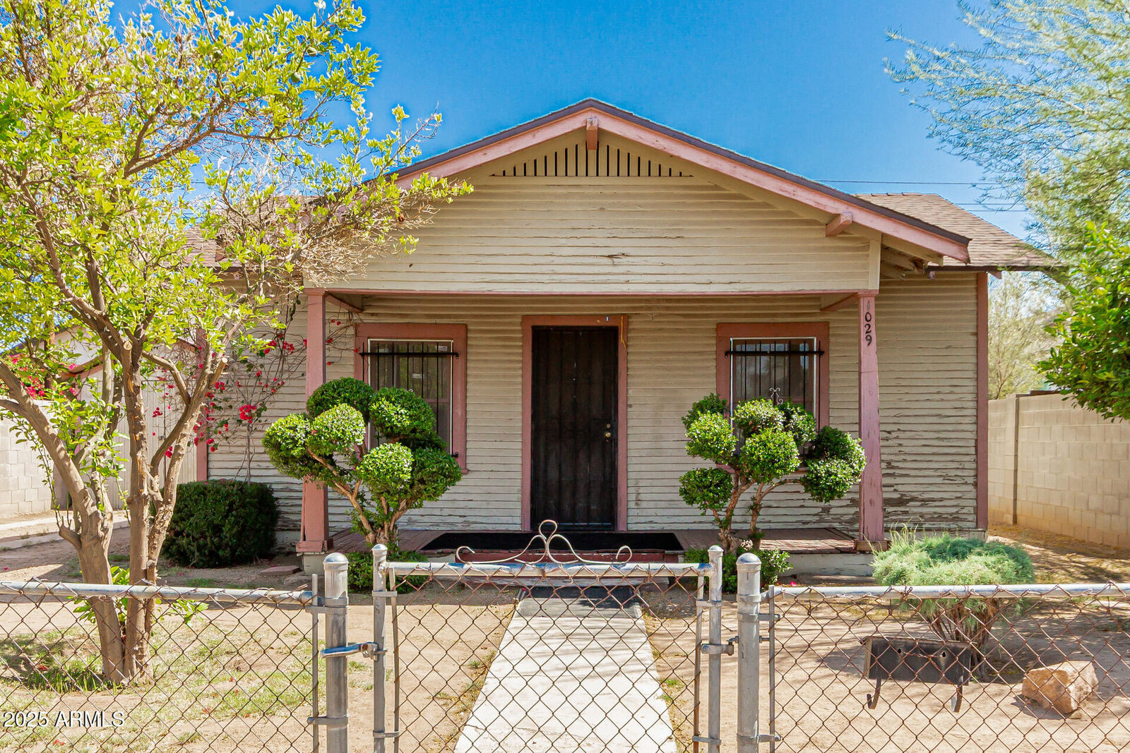 Property Photo:  1029 E McKinley Street  AZ 85006 