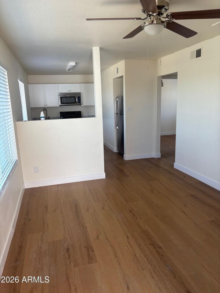 Property Photo: 7160 N 53rd Avenue Apt 4 AZ 85301