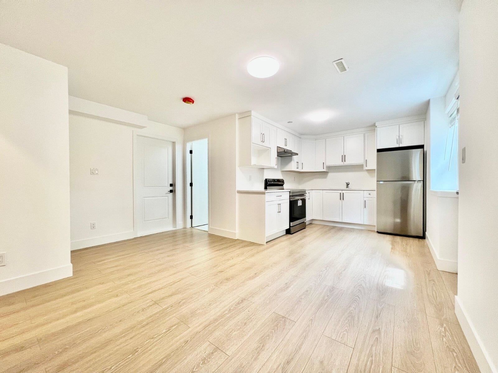 Property Photo:  