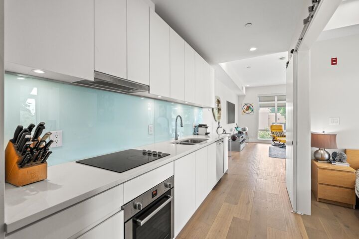 Property Photo:  1591 Bowser Avenue 202  BC V7P 2Y4 