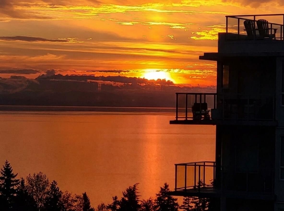 Property Photo:  1441 Johnston Road 1008  BC V4B 3Z4 