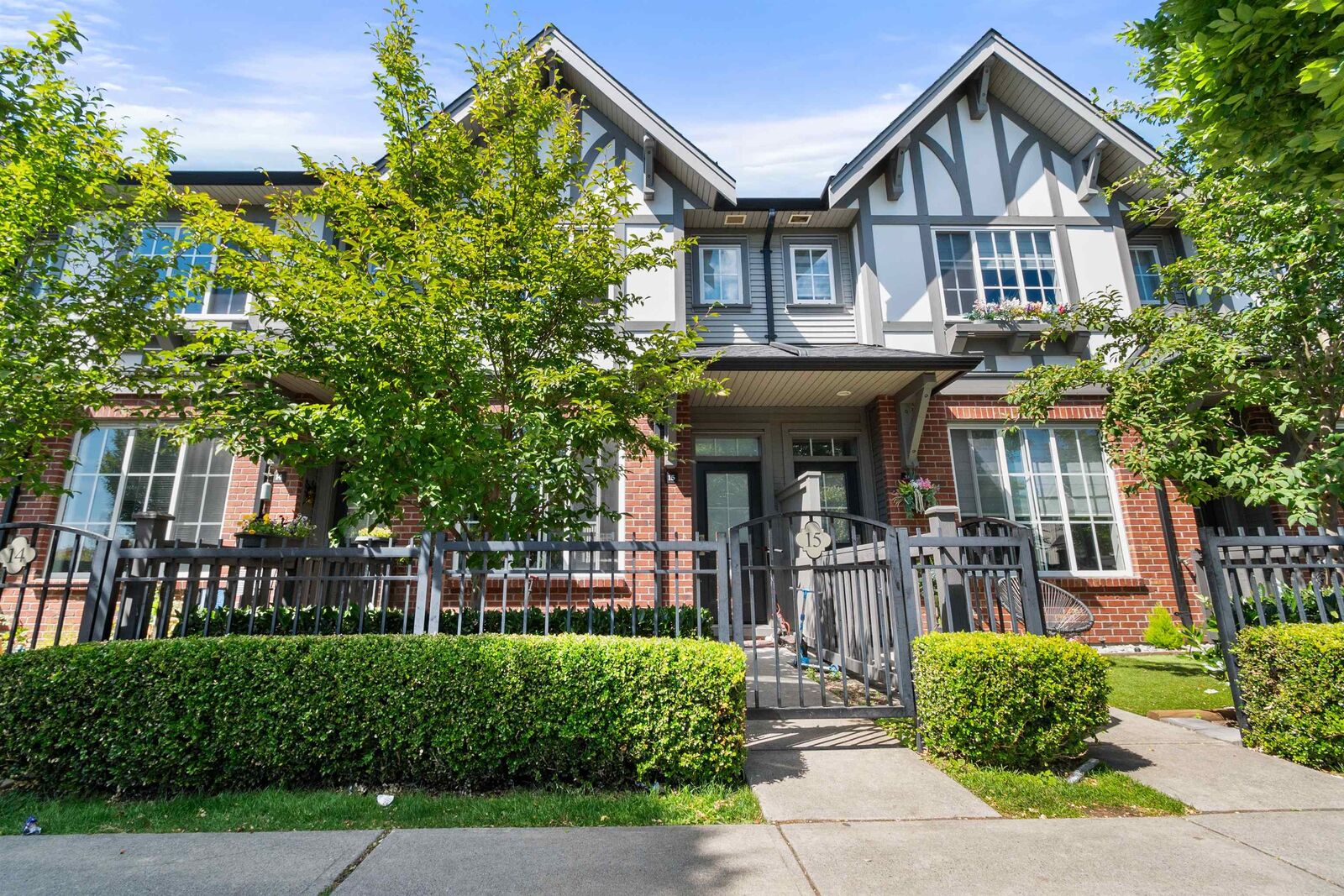 Property Photo: 30989 Westridge Place 15 BC V2T 0E7