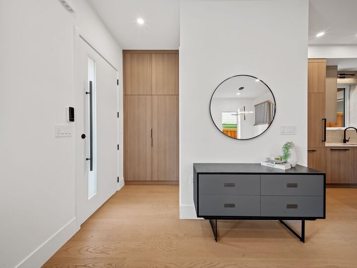 Property Photo: 2547 E 2nd Avenue 1- BC V5M 1C7