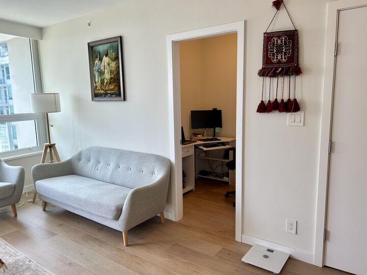 Property Photo:  125 E 14th Street 1403  BC V7L 0E6 