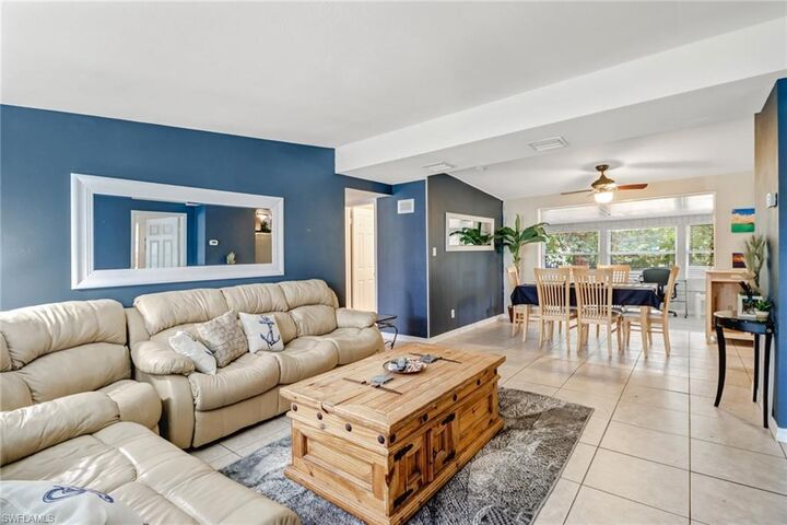 Property Photo: 2140 Harbor Ln FL 34104