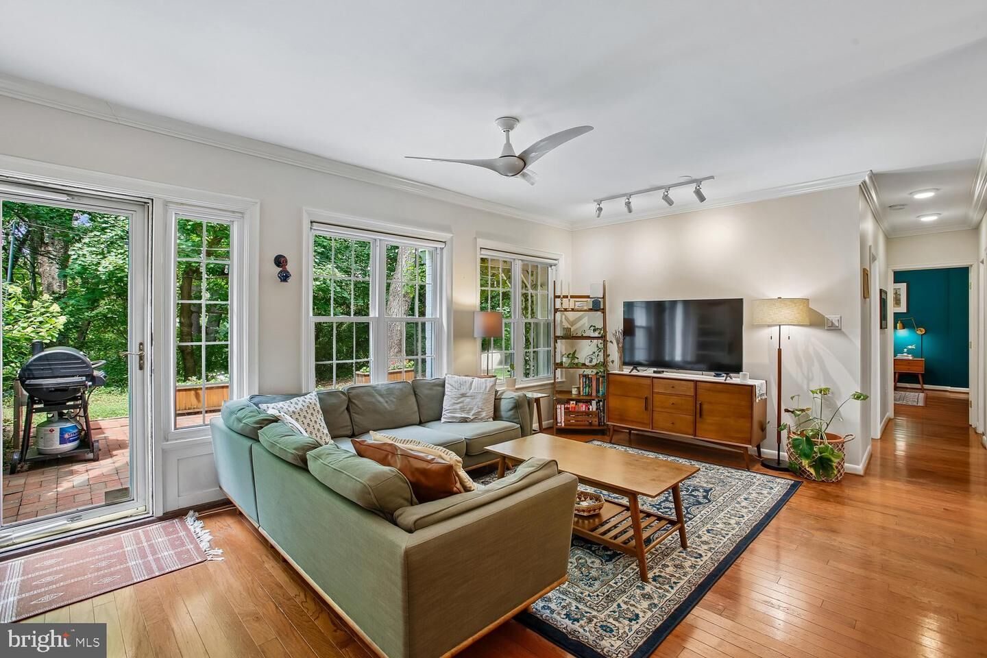 Property Photo: 3376 Gunston Road 3376 VA 22302