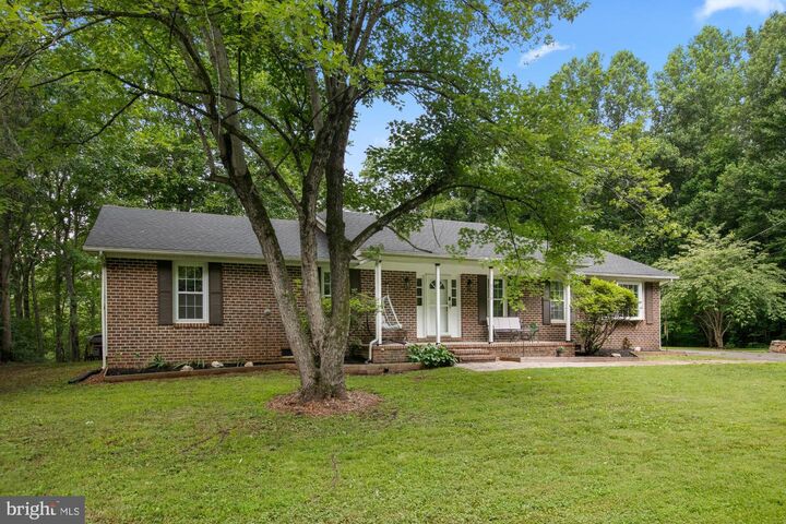 Property Photo: 6716 River Road VA 20111