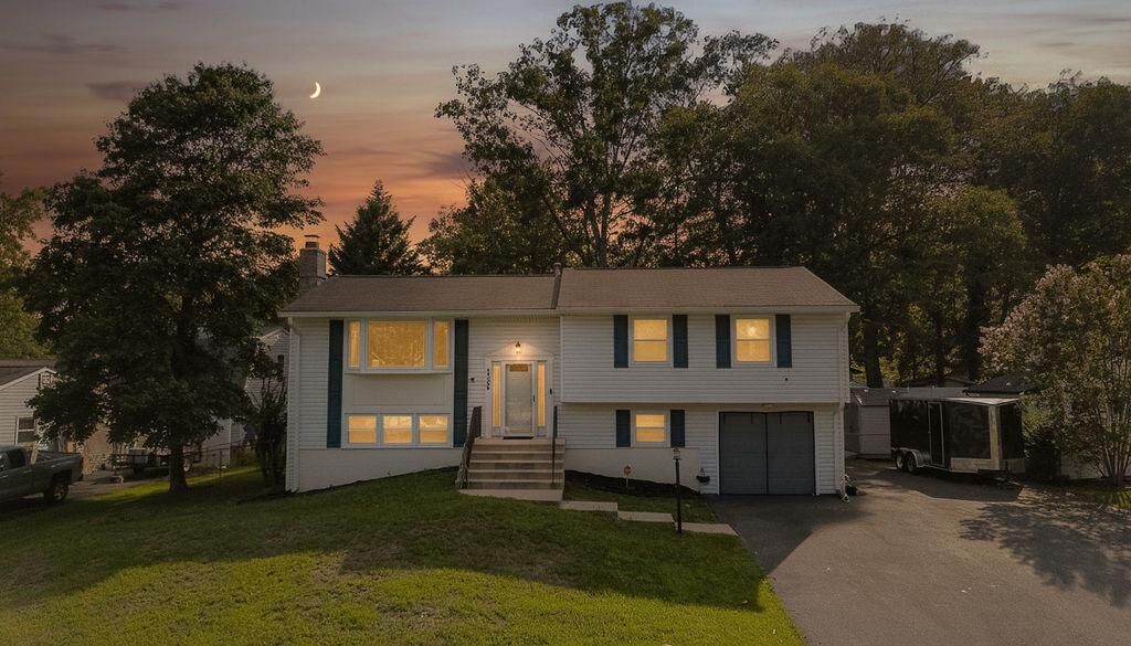 Property Photo:  2308 Pinefield Road  MD 20601 