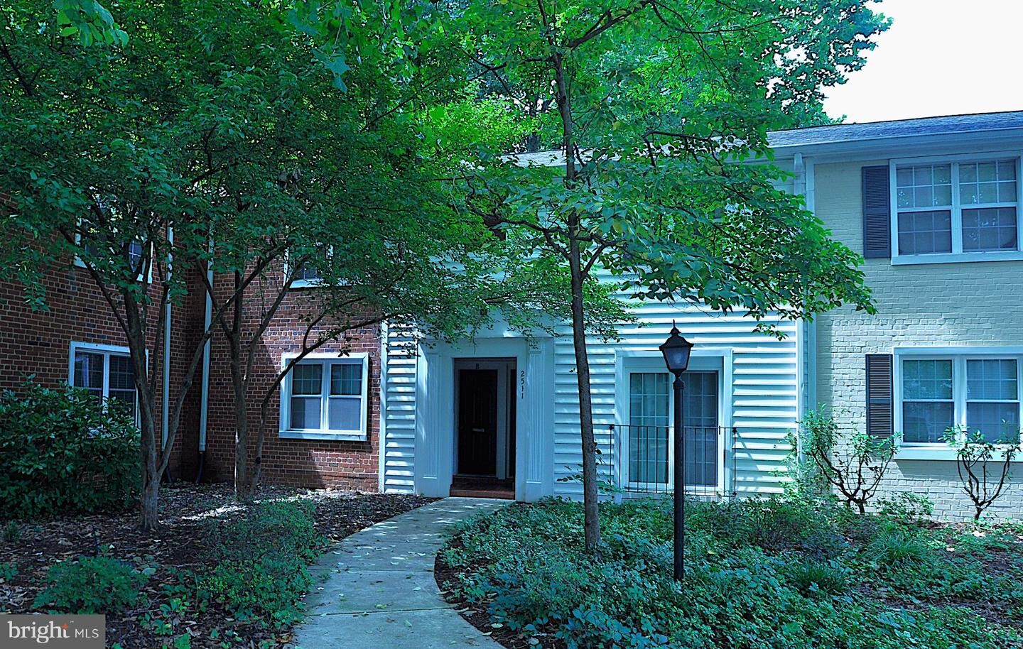 Property Photo: 2511 S Walter Reed Drive B VA 22206