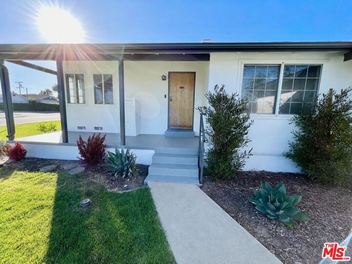 Property Photo:  6031 Will Rogers St  CA 90045 
