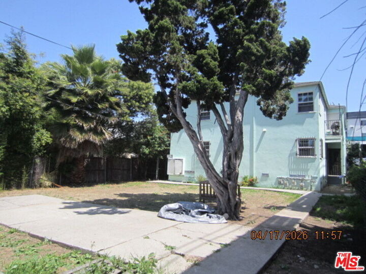 Property Photo: 225 S Hoover St CA 90004
