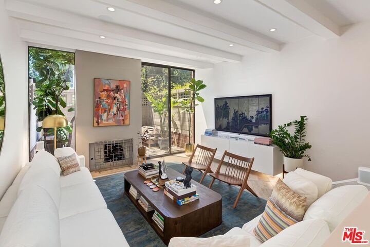 Property Photo:  1033 Carol Dr  CA 90069 