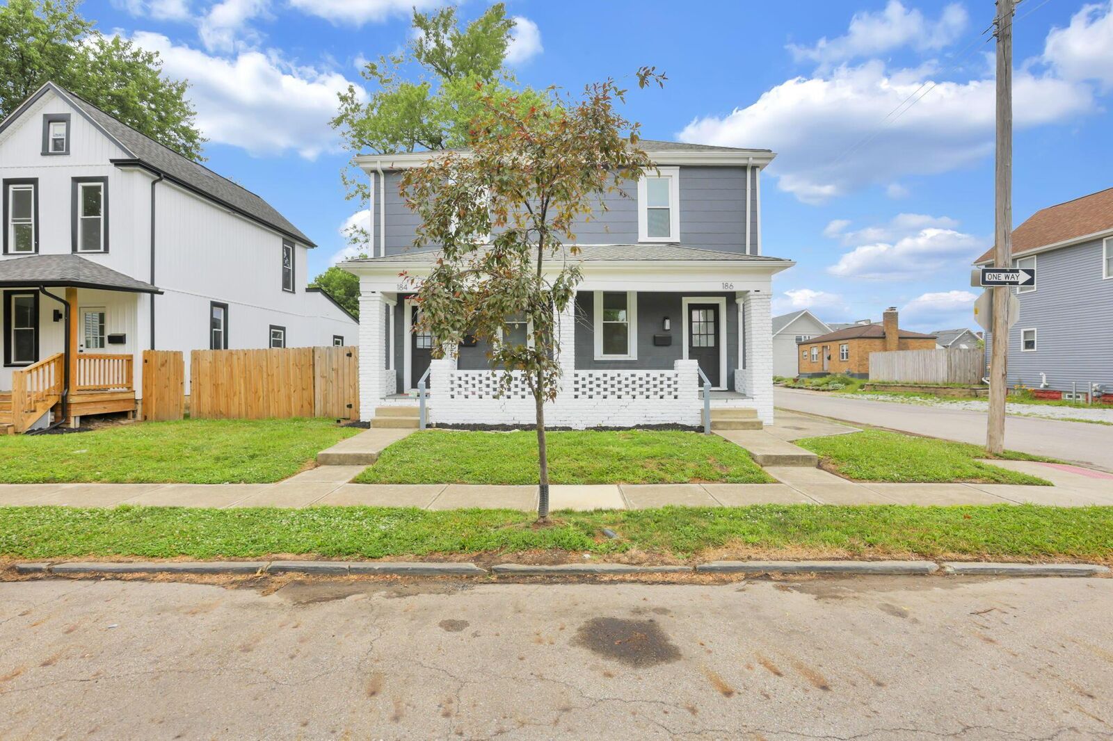 Property Photo:  184 E Morrill Avenue  OH 43207 