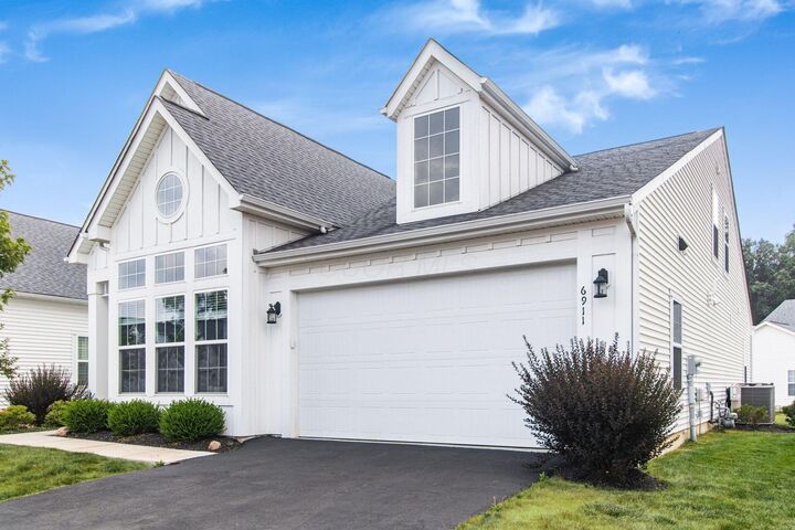 Property Photo:  6911 Ringbill Loop  OH 43074 