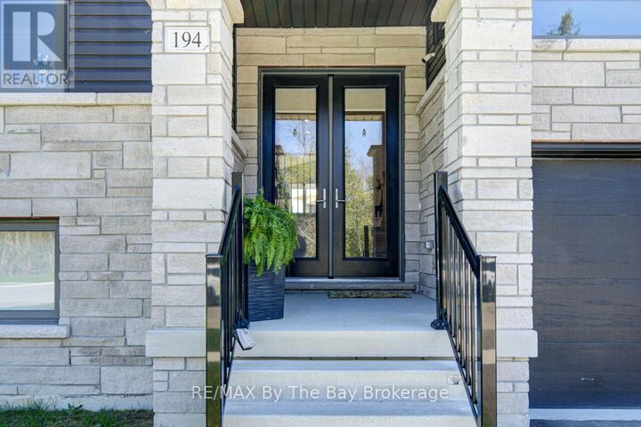 Property Photo: 194 Mapleside Drive ON L9Z 0L4