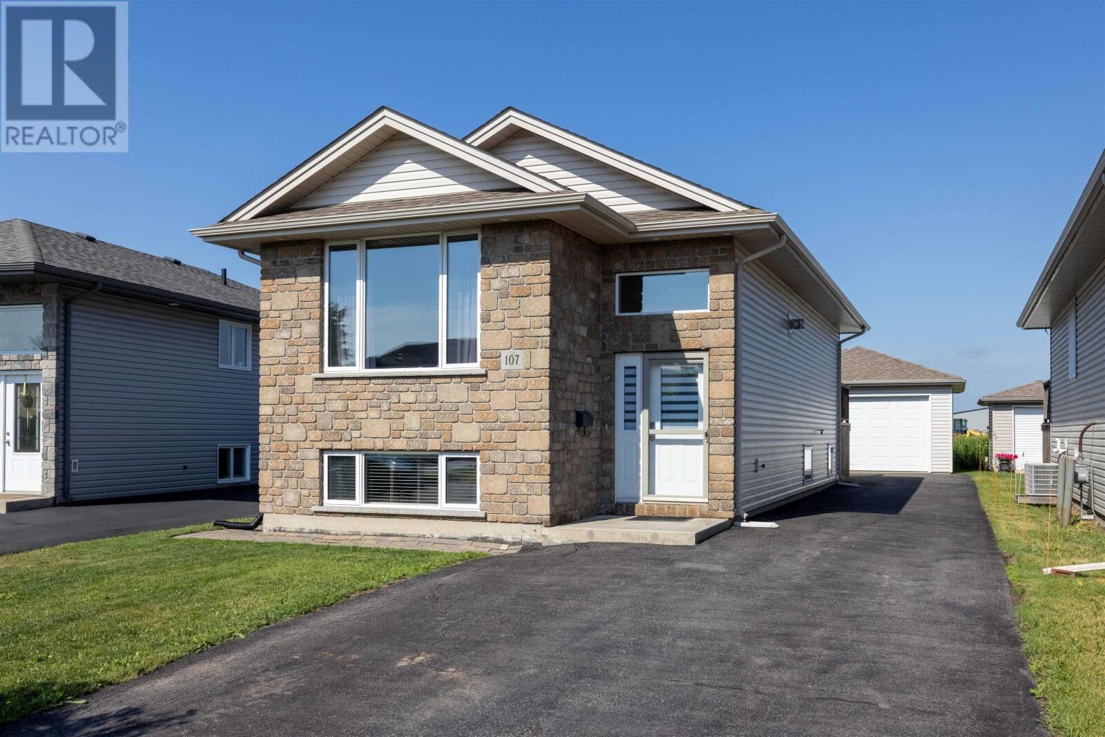 Property Photo:  107 Reindeer Ave  ON P7C 0A7 