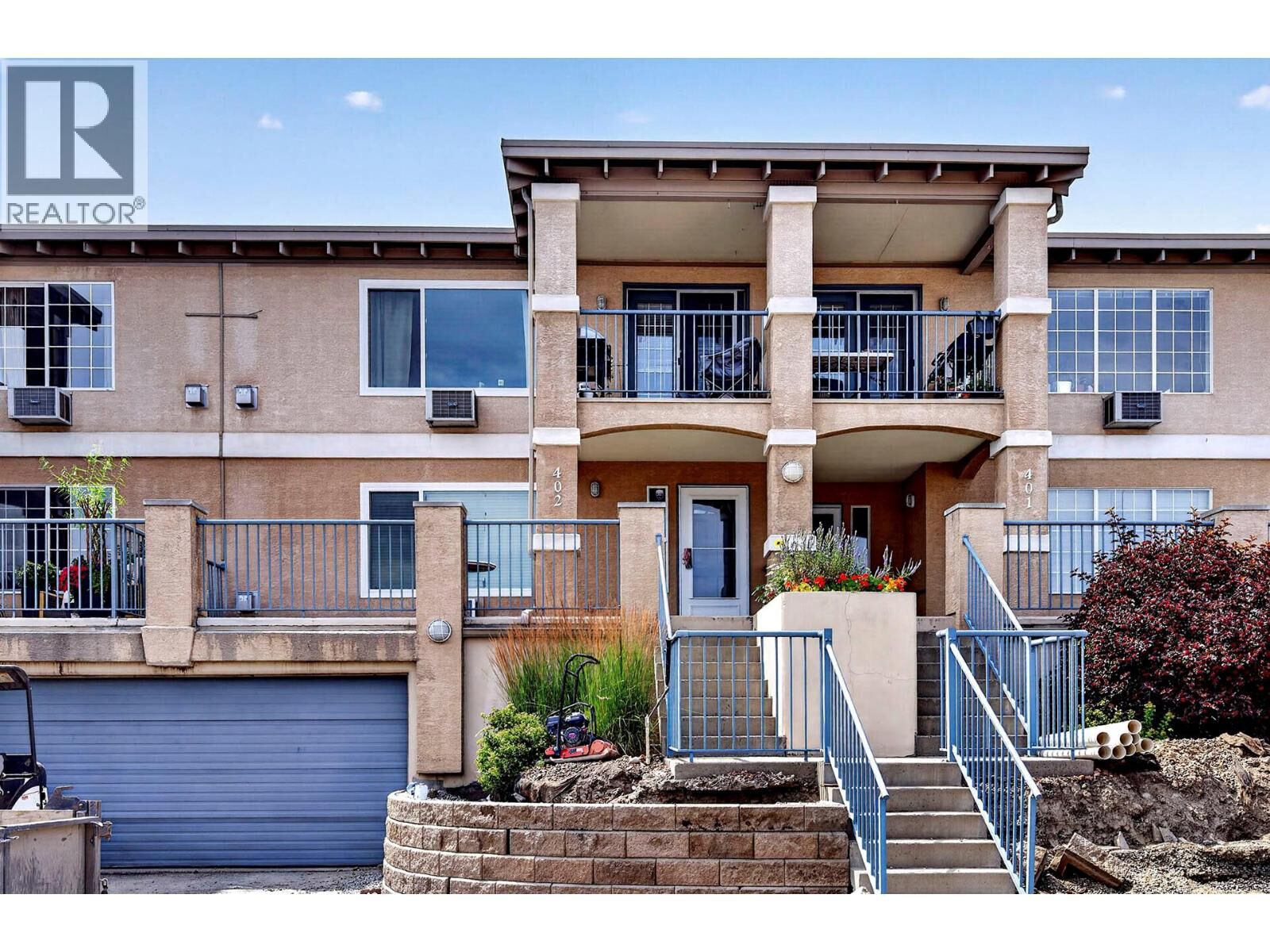Property Photo:  875 Sahali Terrace 402  BC V2C 6W9 