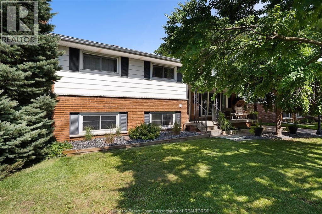 Property Photo:  1170 Garden Court Drive  ON N8S 2S3 