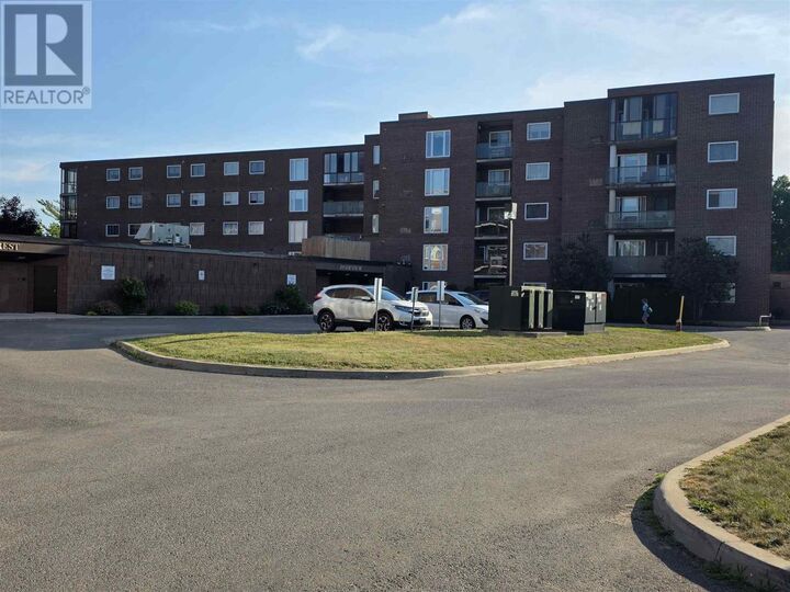 303 Macdonald Ave # 208 — photo 1