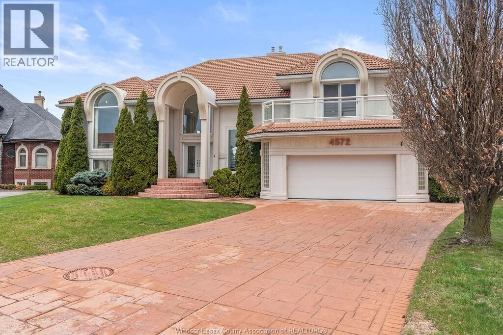 Property Photo: 4572 Lake Grande Court ON N9G 2R3