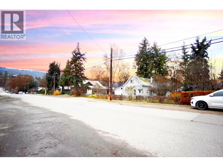 Property Photo:  611 Regent Avenue  BC V0E 1V2 