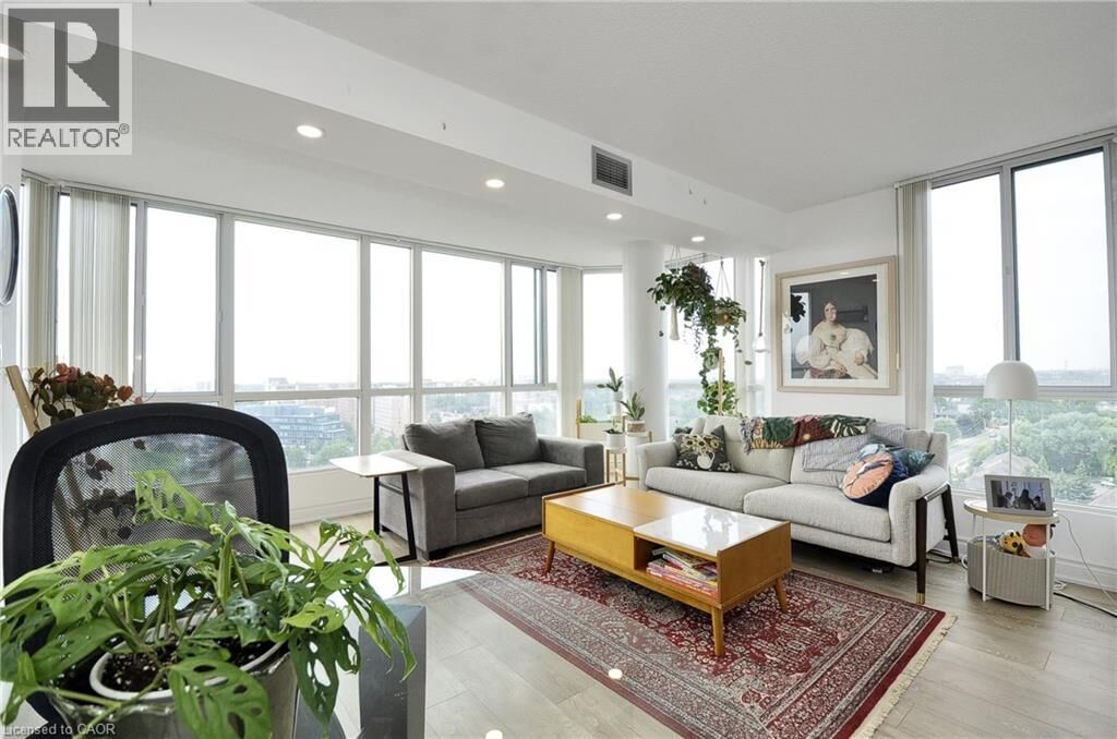 Property Photo:  145 Hillcrest Avenue 1003  ON L5B 3Z1 