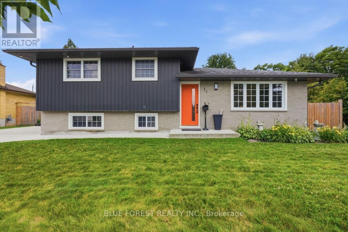 Property Photo:  21 Agincourt Place  ON N5Z 4E8 