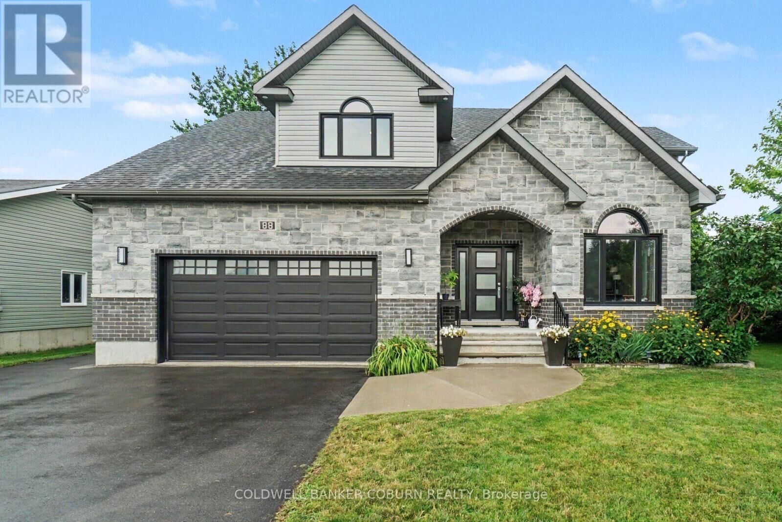 Property Photo:  88 Tabitha Crescent  ON K0C 1H0 