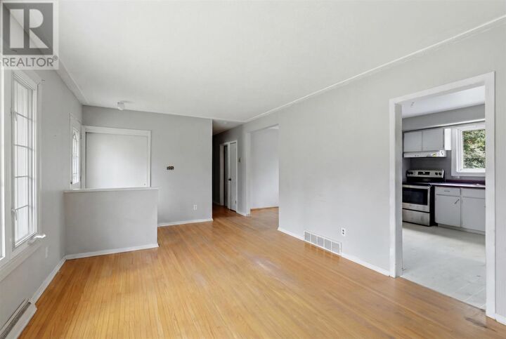 Property Photo: 27 Northwood St ON P6B 4M5