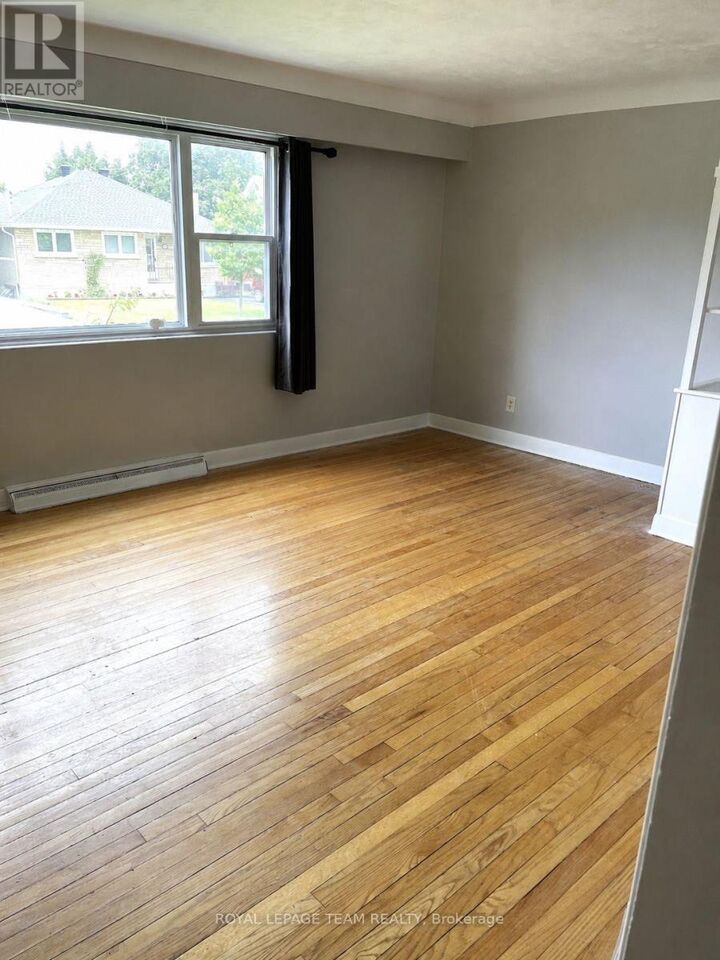 Property Photo:  1354 Kingston Avenue 2  ON K1Z 8L2 