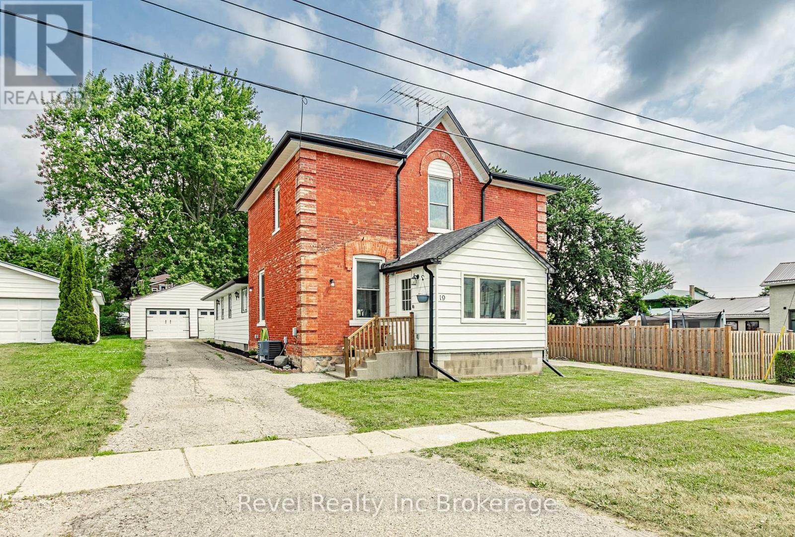 Property Photo:  19 Murray Street  ON N0J 1B0 