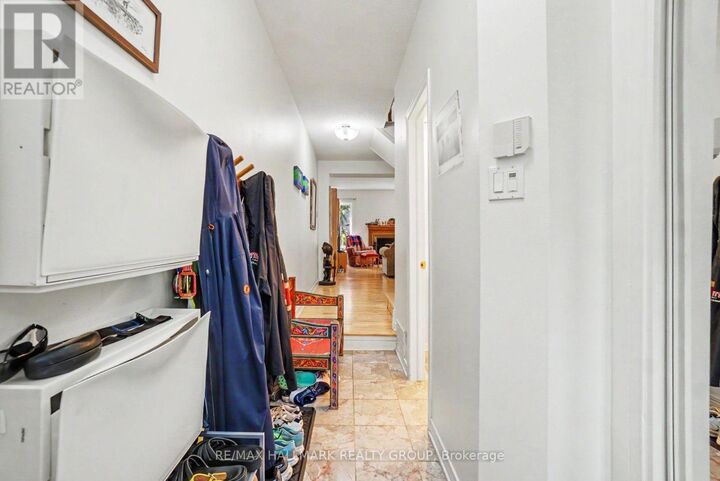 Property Photo:  48 Dunbarton Court  ON K1K 4L4 