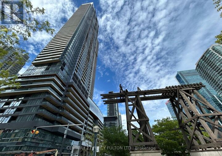 Property Photo: 3 Concord Cityplace Way 3607 ON M5V 0X4