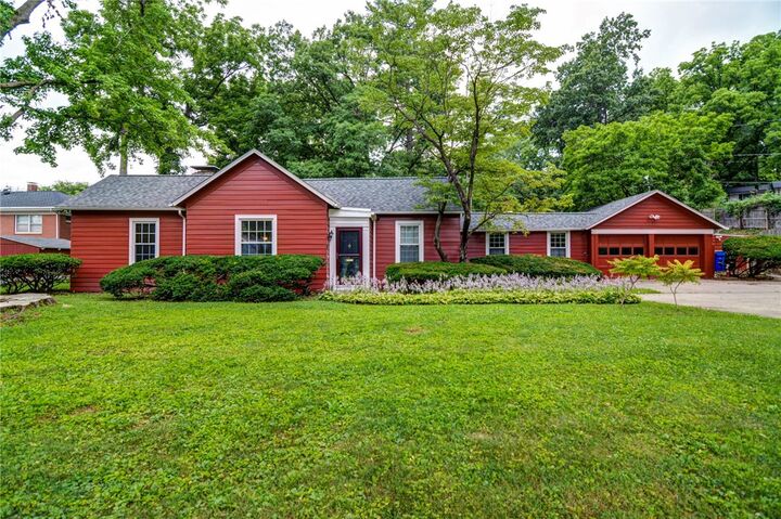 Property Photo:  403 S Summit Avenue  IL 62522 