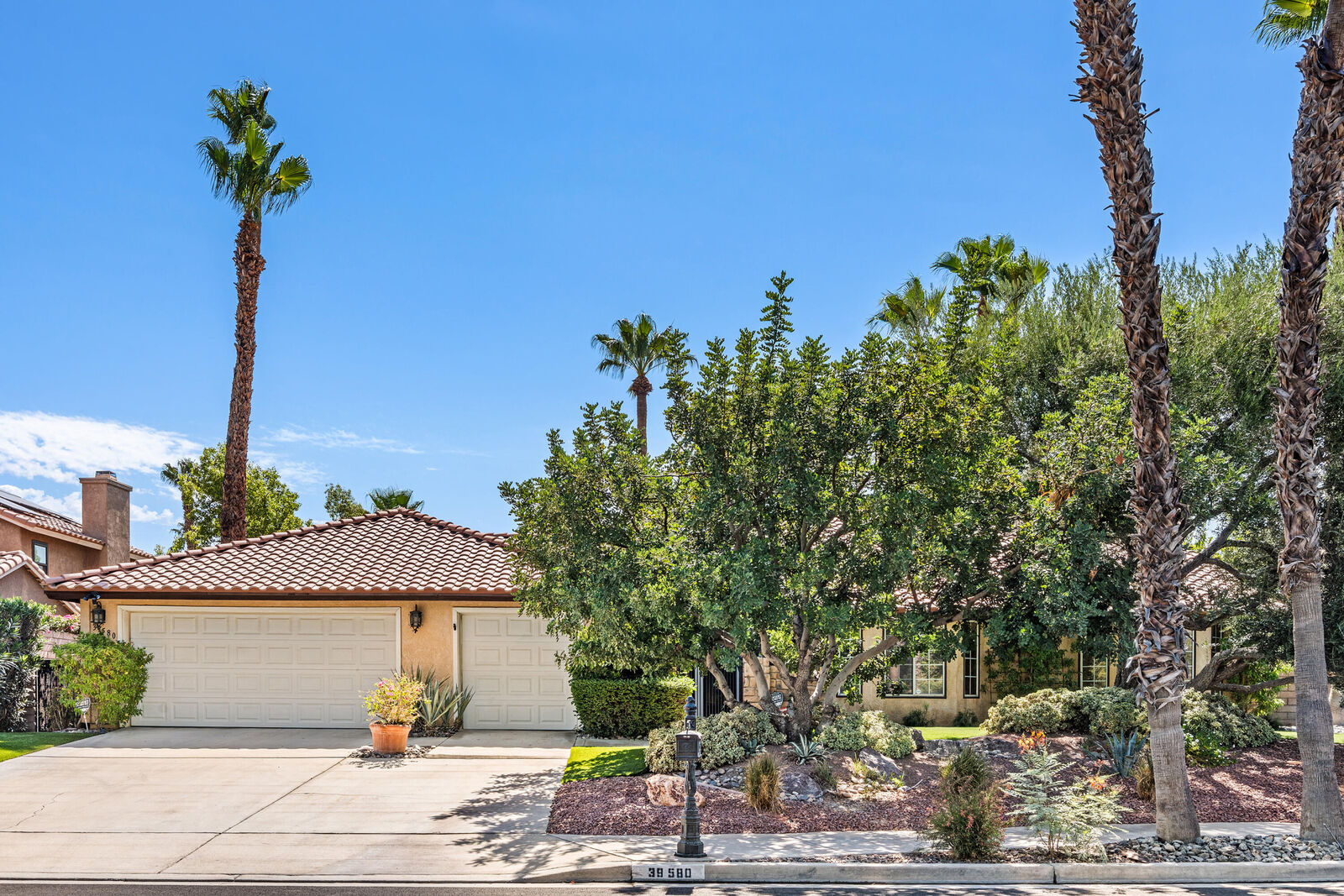 Property Photo: 39580 Regency Way CA 92211