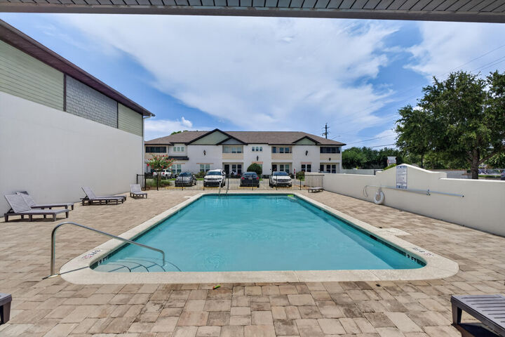 Property Photo: 995 Airport Road 1 FL 32541