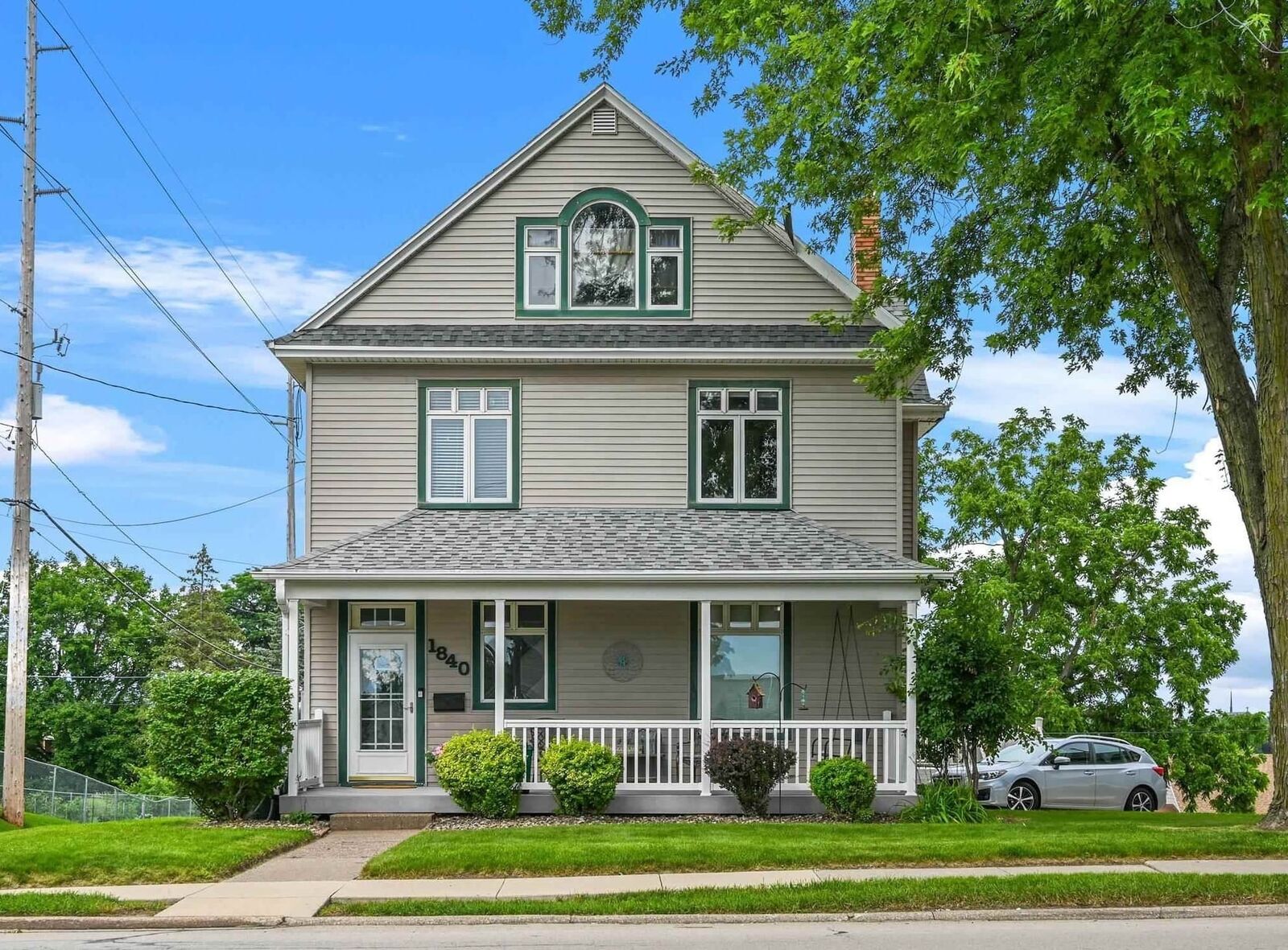 Property Photo:  1840 Asbury Road  IA 52001 