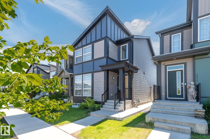 2015 Desrochers Drive SW — photo 1