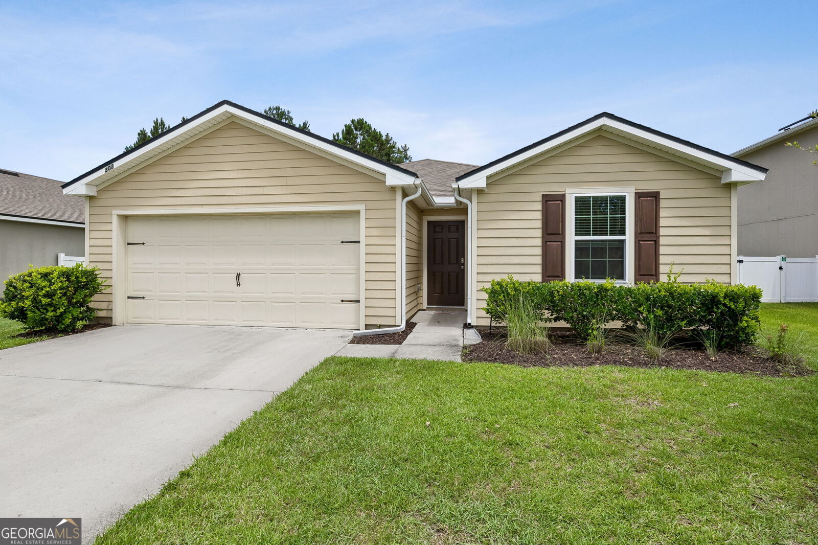 Property Photo: 302 Cedar Breeze Drive GA 31548