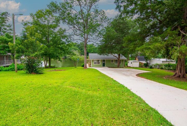 Property Photo: 1671 West Pine Lake Drive GA 31833